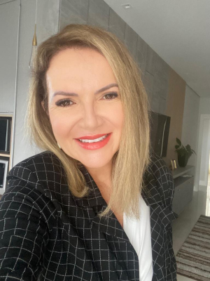 Corretor - Deise Melo